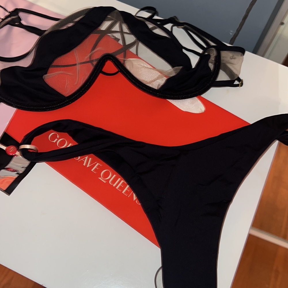 GOD SAVE QUEENS Mia bikini